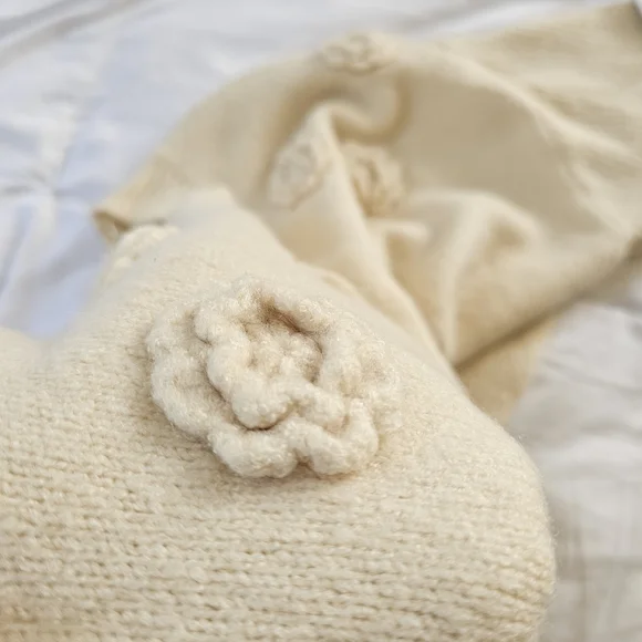 Jessica Simpson Cream Floral Knit Sweater - Picture 4 of 5